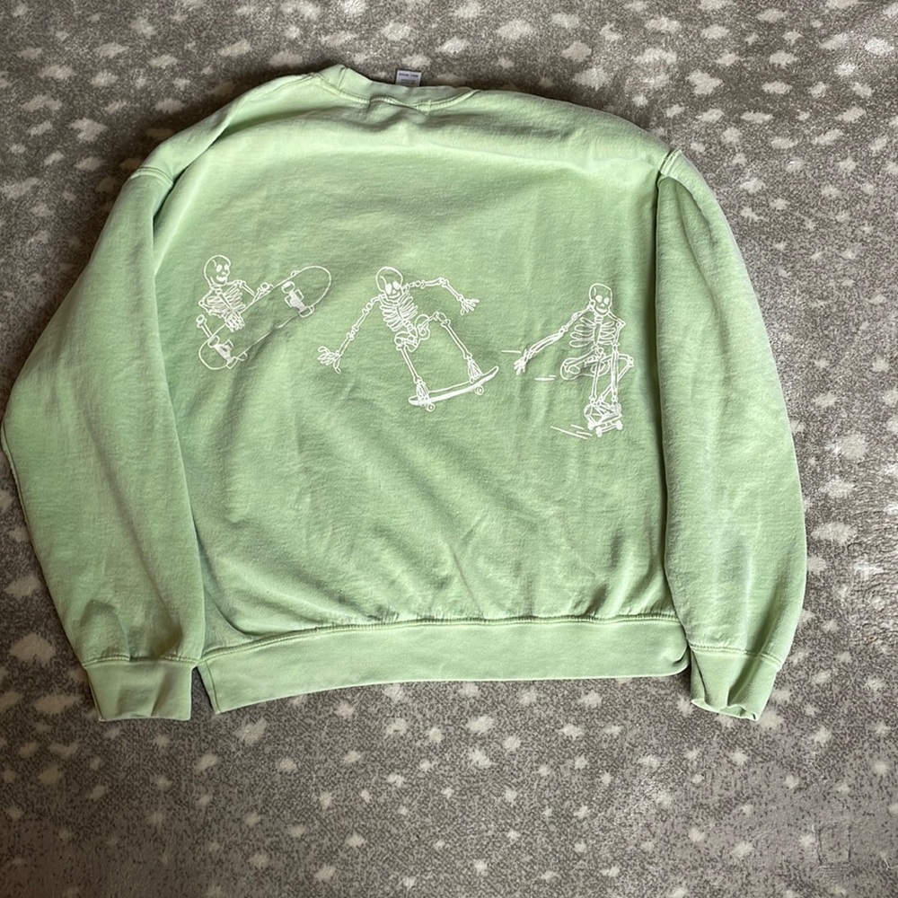 I am selling a comfortable sweatshirt from urban outfitters.
